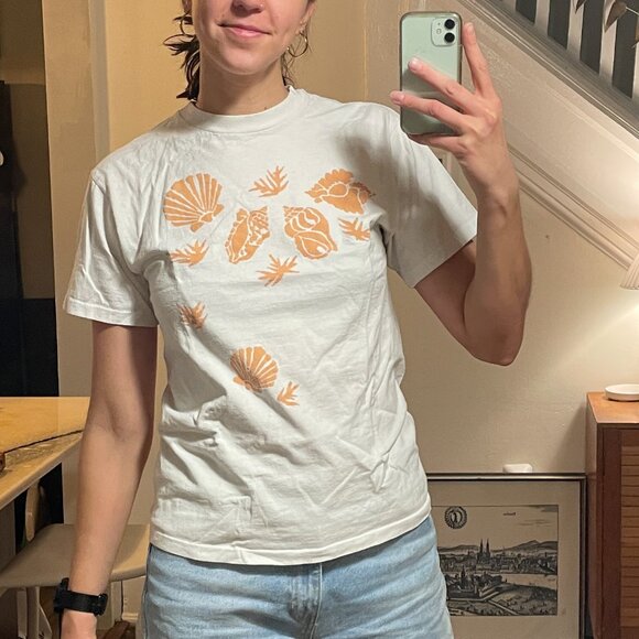 White, cotton, tee-shirt, with coral shells - Picture 4 of 4